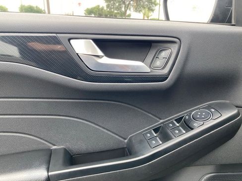 Used 2025 Ford Escape ST-Line FWD image 12