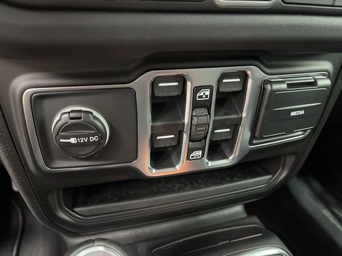 New 2026 Jeep Wrangler Unlimited Sahara AWD/4WD image 15