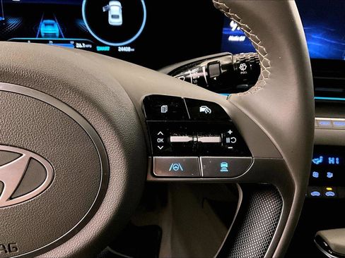 Used 2024 Hyundai Elantra SEL w/ Convenience Package image 18