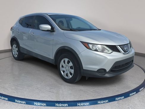 Used 2019 Nissan Rogue Sport S FWD image 5