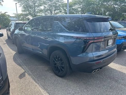 Used 2024 Chevrolet Traverse LS w/ Midnight/Sport Edition FWD image 8