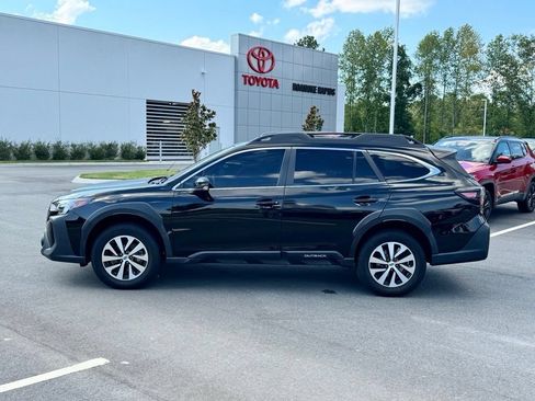Used 2023 Subaru Outback Premium AWD/4WD image 3