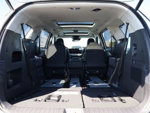 New 2026 Kia Carnival SX w/ SX Dark Edition Package image 31
