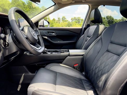 Used 2023 Nissan Rogue Platinum w/ Platinum Premium Package AWD/4WD image 21