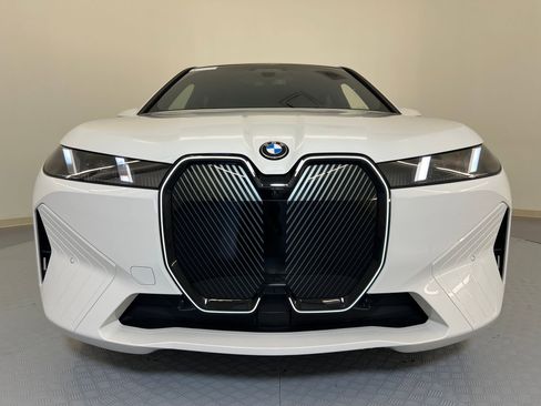 New 2026 BMW iX xDrive60 image 6