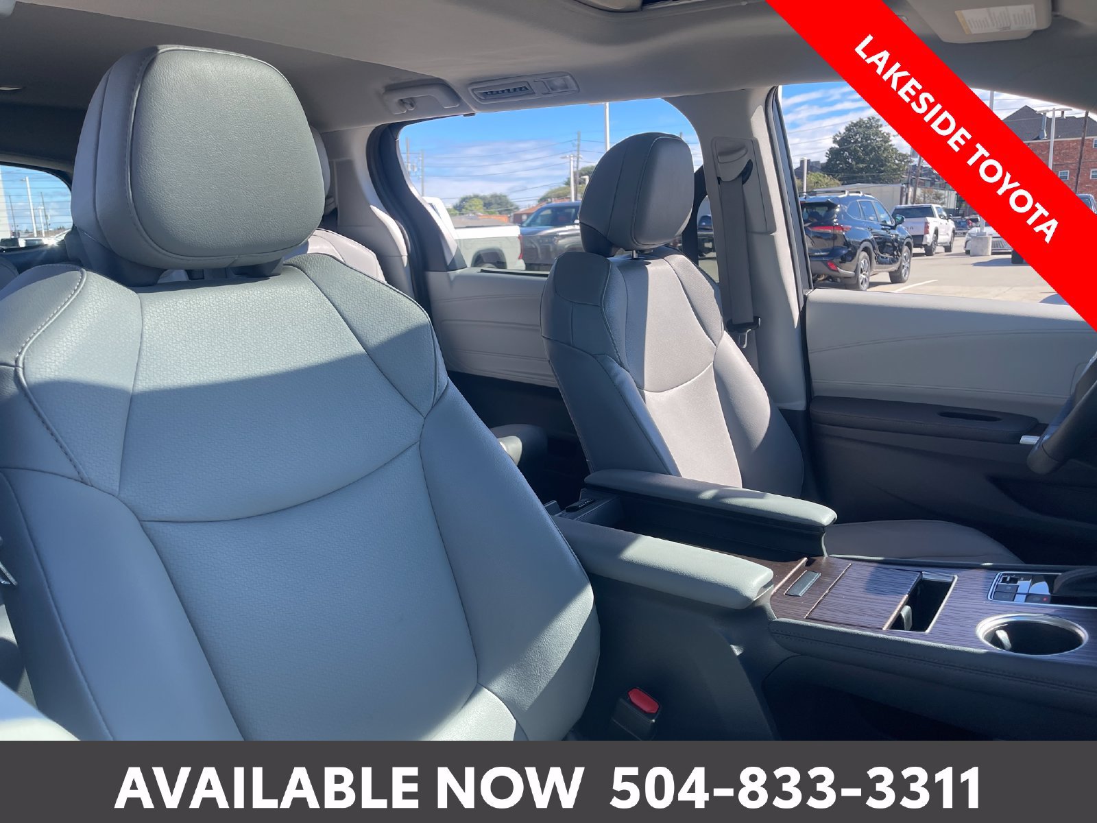 Used 2023 Toyota Sienna XLE FWD image 14