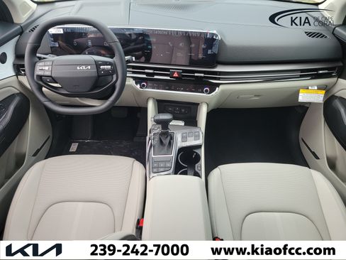 New 2026 Kia Sportage EX FWD image 17