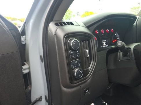 Used 2025 Chevrolet Silverado 1500 Custom Trail Boss AWD/4WD image 18