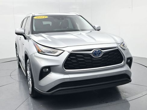 Used 2021 Toyota Highlander Limited image 2