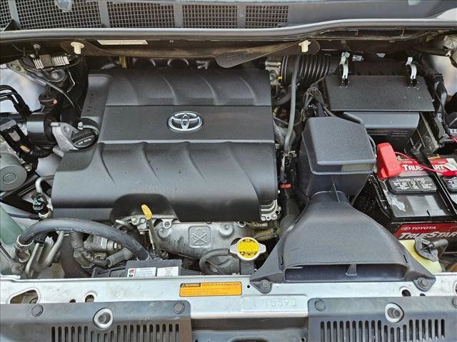 Used 2015 Toyota Sienna XLE FWD image 23