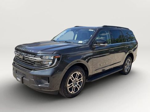 Used 2025 Ford Expedition Active AWD/4WD image 2