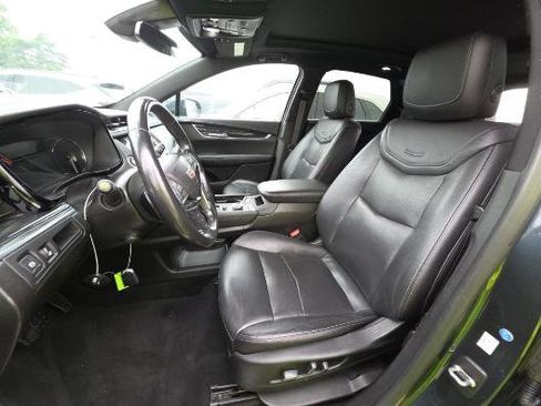Used 2020 Cadillac XT5 Premium Luxury FWD image 6
