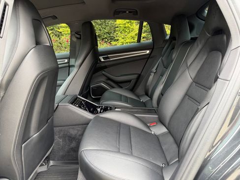 Used 2023 Porsche Panamera Platinum Edition image 31