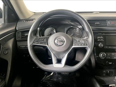 Used 2017 Nissan Rogue S w/ Appearance Package image 5