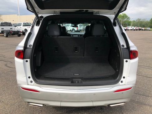 Used 2024 Buick Enclave Premium image 32