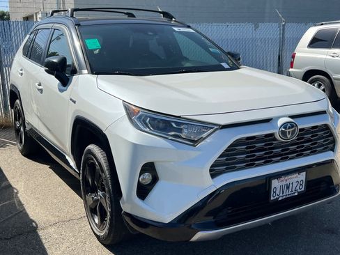 Used 2019 Toyota RAV4 XSE w/ Carpet Mat Package AWD/4WD image 3