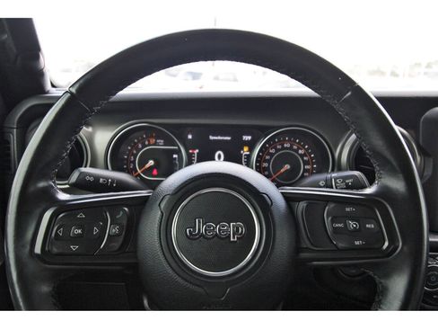 Used 2022 Jeep Gladiator Sport image 16
