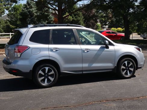 Used 2017 Subaru Forester 2.5i Premium w/ All-Weather Package AWD/4WD image 4