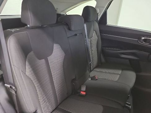 Used 2023 Kia Sorento LX FWD image 15