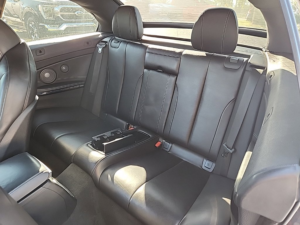 Used 2017 BMW M4 Convertible RWD image 3
