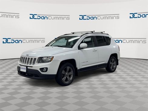 Used 2016 Jeep Compass Latitude image 4