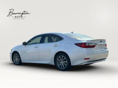 Used 2017 Lexus ES 300h FWD image 4