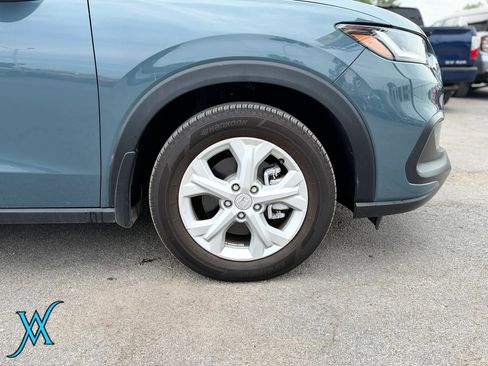 Used 2025 Honda HR-V LX image 9