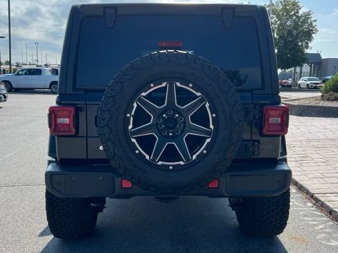 Certified 2018 Jeep Wrangler Unlimited Sahara AWD/4WD image 7