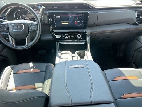 Used 2024 GMC Sierra 2500 AT4 w/ AT4 Premium Plus Package AWD/4WD image 10