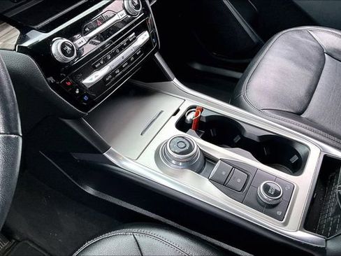 Used 2022 Ford Explorer Limited image 15