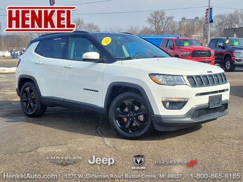 Used 2021 Jeep Compass Latitude image 1
