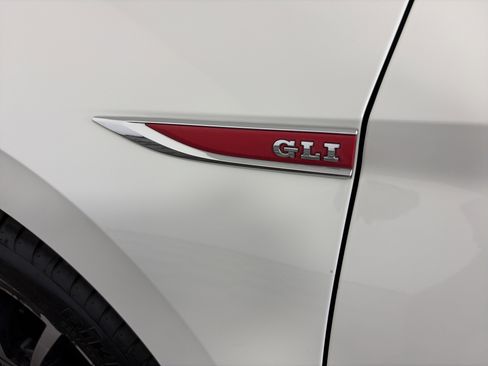 Used 2019 Volkswagen Jetta GLI Autobahn FWD image 16