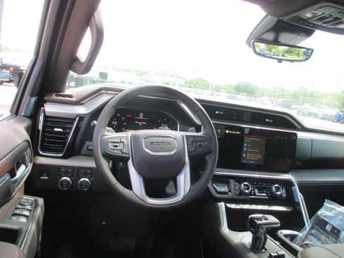 New 2026 GMC Sierra 1500 Denali w/ Denali Reserve Package AWD/4WD image 14