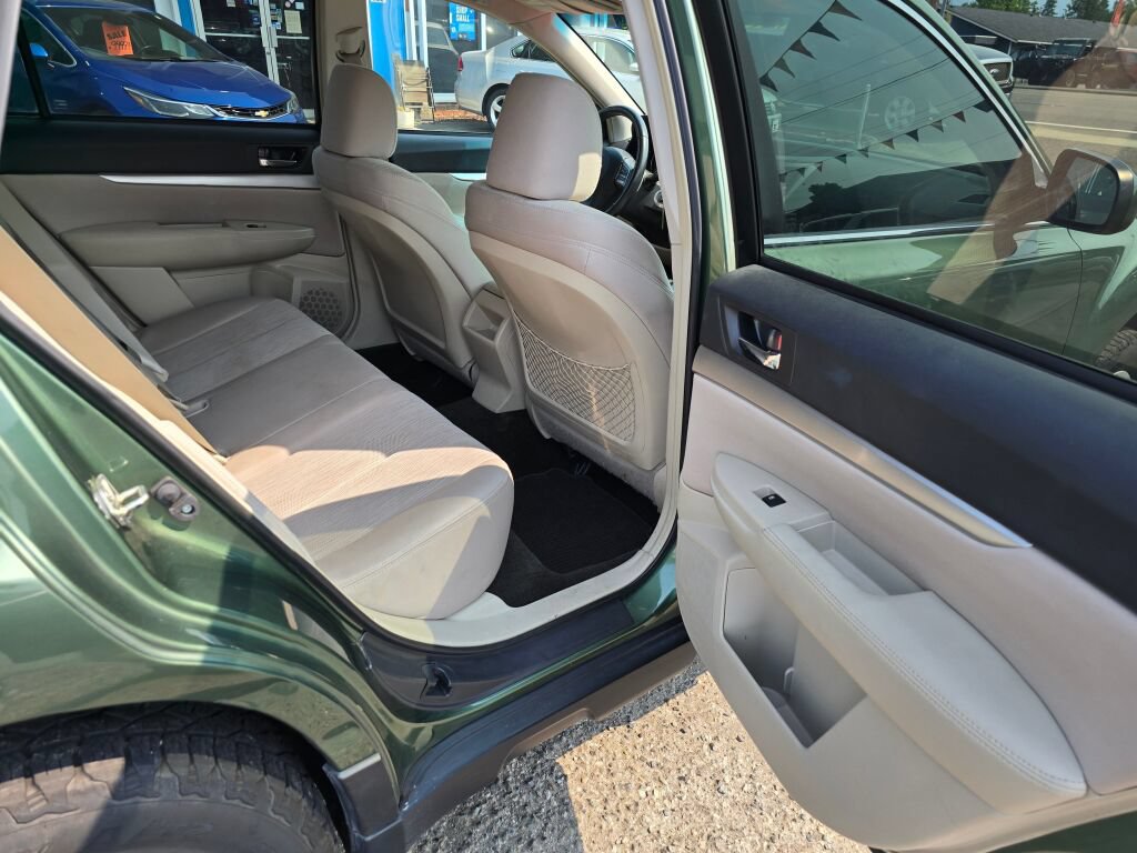 Used 2013 Subaru Outback 2.5i Premium w/ All-Weather Pkg AWD/4WD image 13