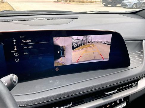 Used 2025 Cadillac XT4 Premium Luxury image 26