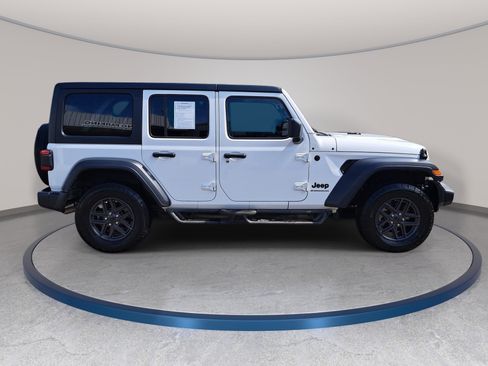 Used 2024 Jeep Wrangler Sport S AWD/4WD image 4