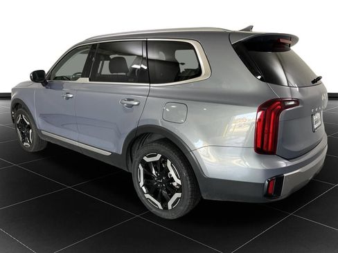 Used 2025 Kia Telluride S FWD image 3