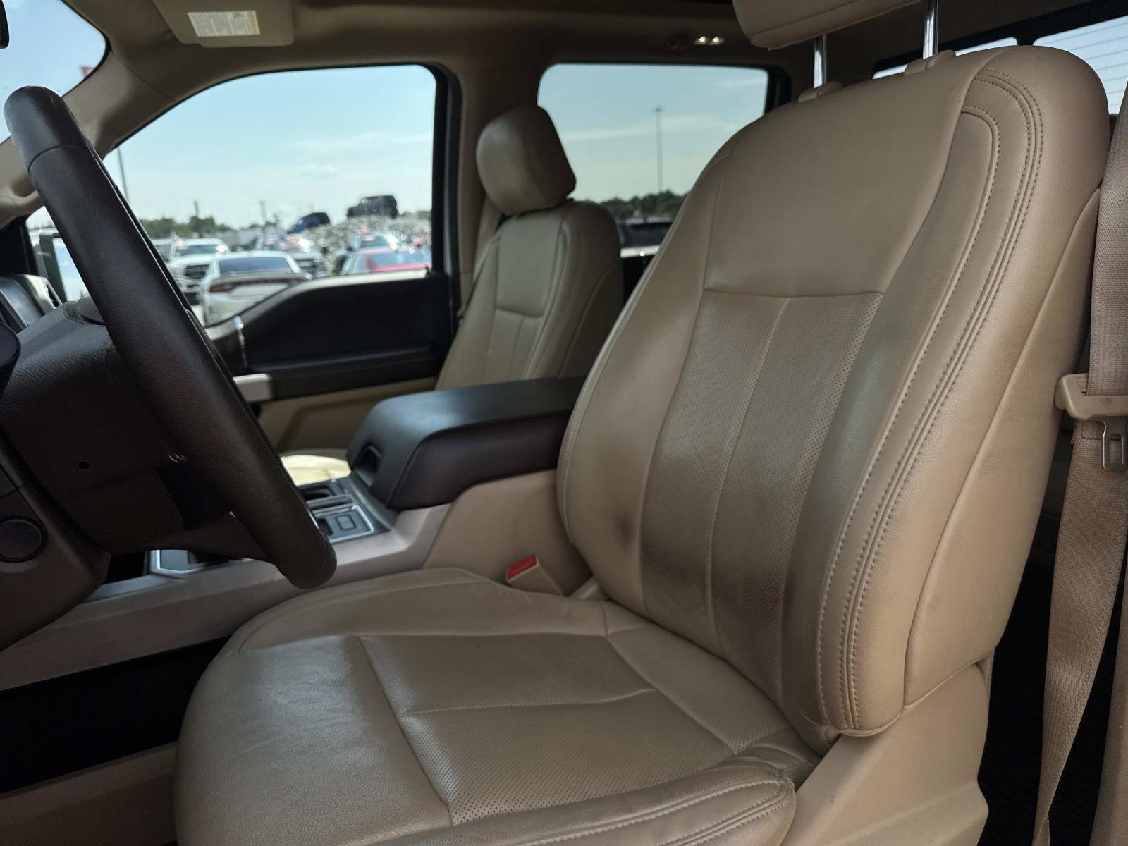 Used 2019 Ford F150 Lariat w/ Equipment Group 502A Luxury AWD/4WD image 16