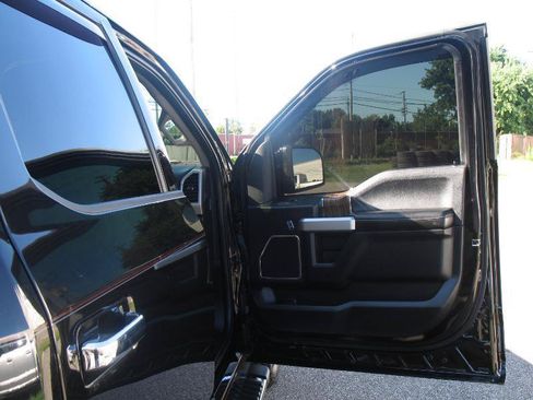 Used 2019 Ford F150 Lariat AWD/4WD image 15