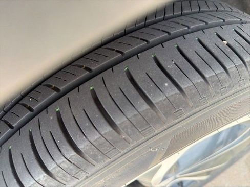 Used 2023 Buick Encore GX Select image 5