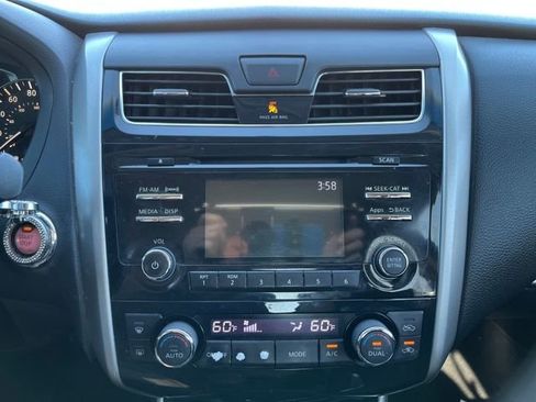 Used 2015 Nissan Altima 2.5 SV image 8