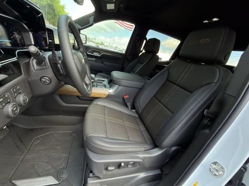 New 2026 Chevrolet Silverado 1500 High Country w/ Technology Package AWD/4WD image 19