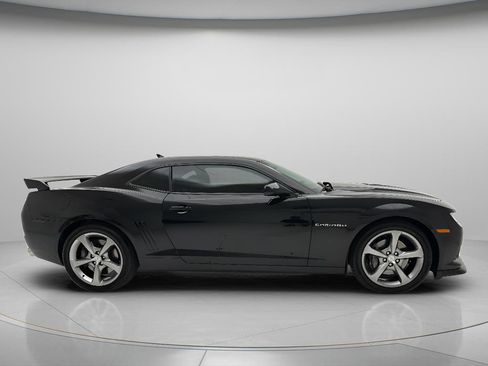 Used 2014 Chevrolet Camaro SS w/ RS Package RWD image 2
