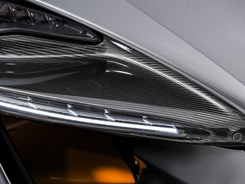 Used 2019 McLaren Senna RWD image 3