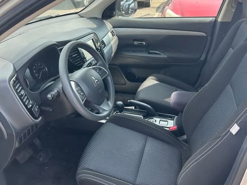 Used 2018 Mitsubishi Outlander ES AWD/4WD image 5