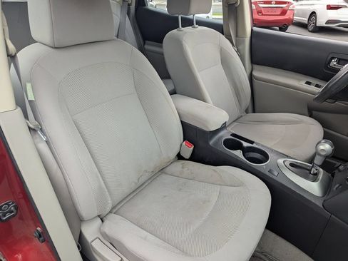 Used 2014 Nissan Rogue S FWD image 32
