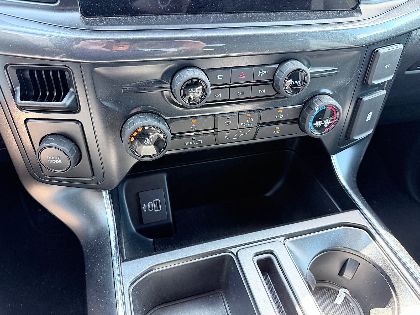 Used 2025 Ford F150 STX w/ Equipment Group 200A RWD image 32