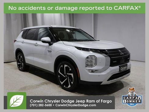 Used 2024 Mitsubishi Outlander SEL image 1