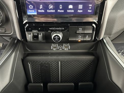 New 2026 RAM 1500 Big Horn AWD/4WD image 9