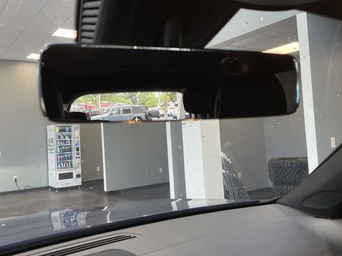 Used 2021 Mercedes-Benz GLB 250 image 33